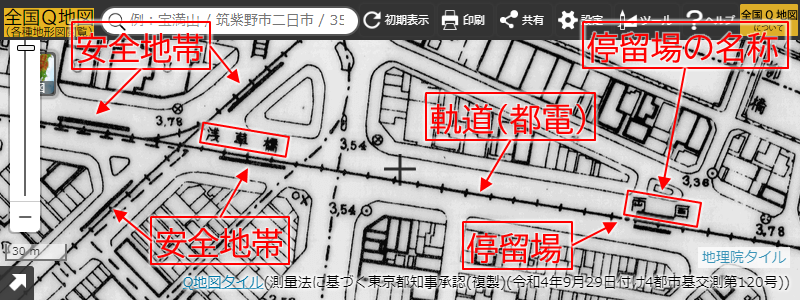 都電の軌道・停留場の表現（小円が停留場、軌道に平行な太線が安全地帯）